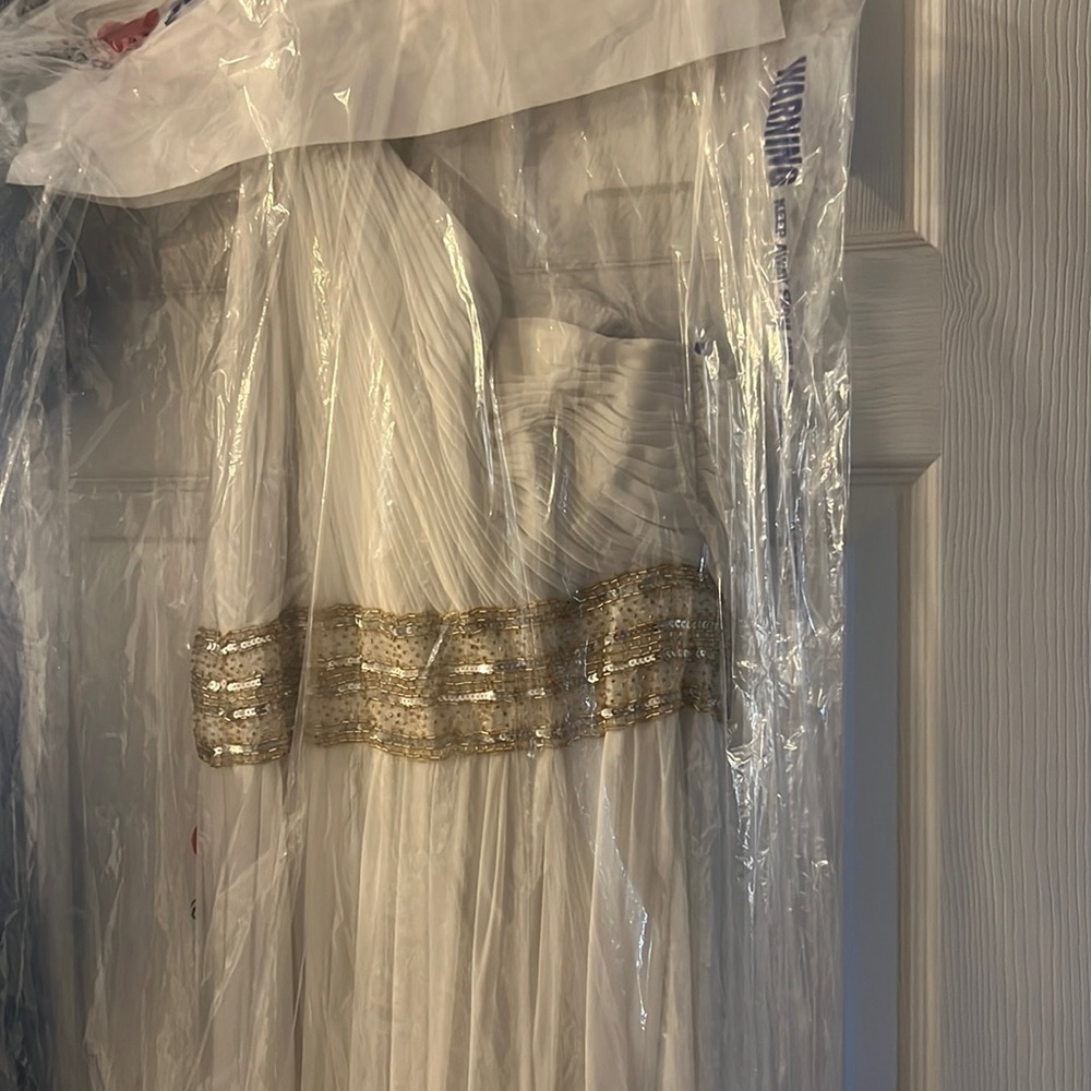 Selling white and gold prom dress